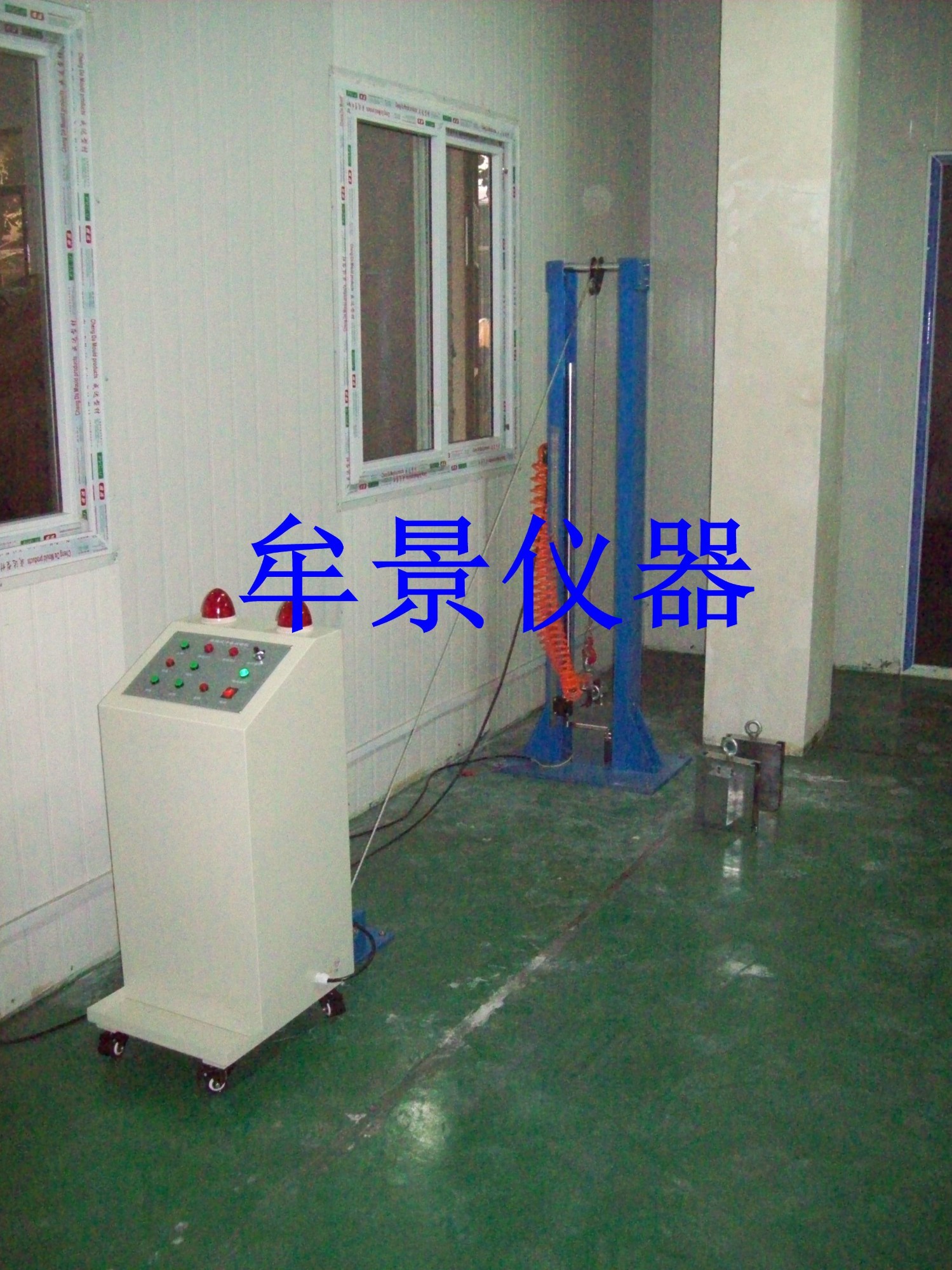管材落錘式?jīng)_擊試驗(yàn)機(jī)